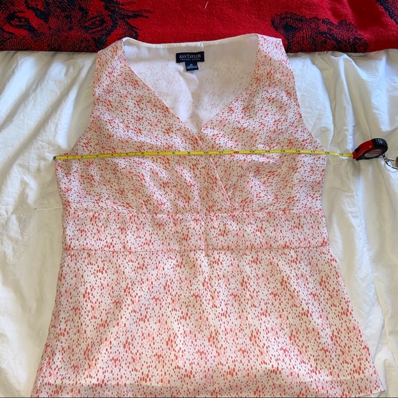 Ann Taylor sleeveless blouse size 10 - Picture 3 of 4